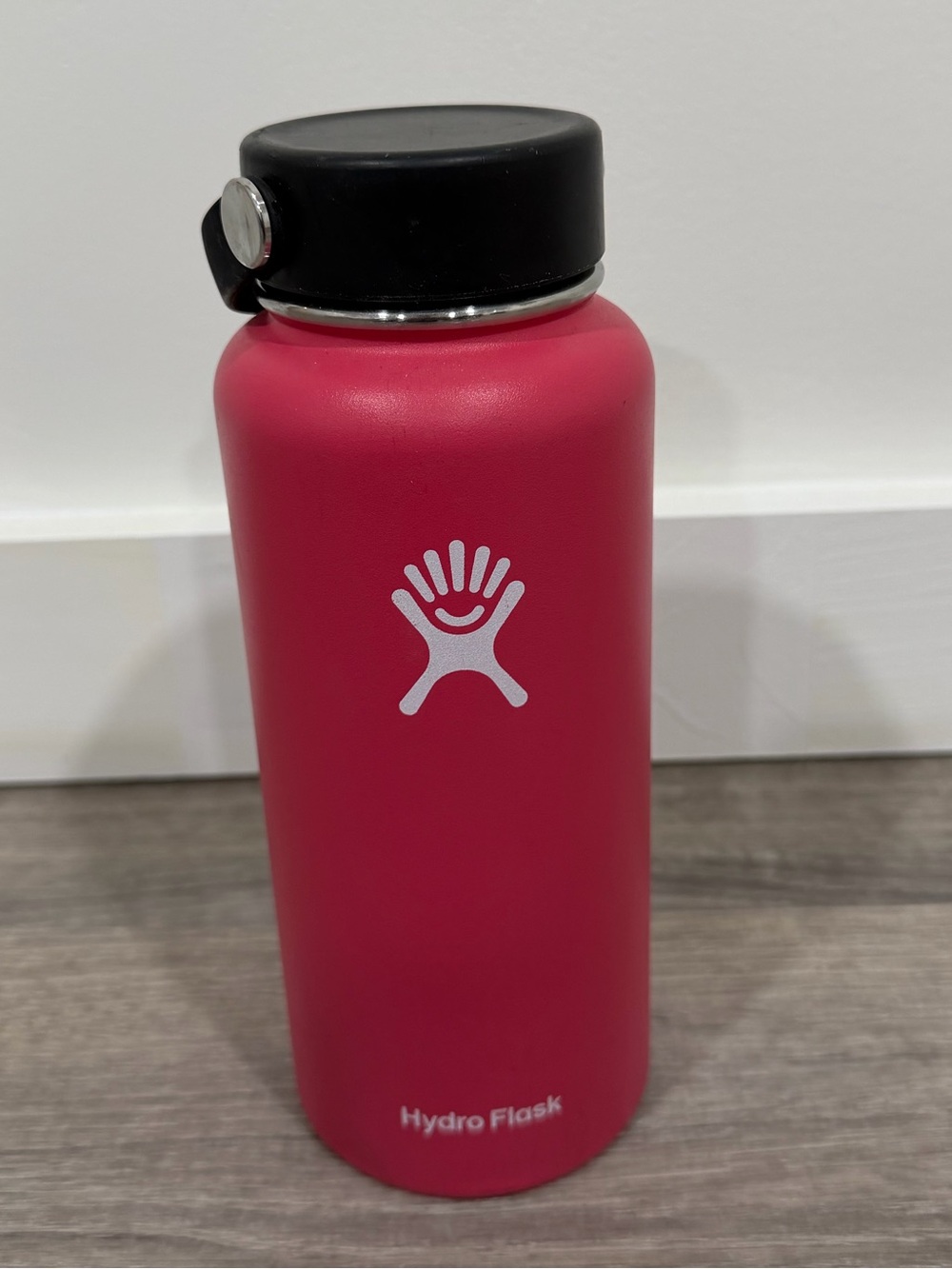 Hydro Flask Pink Water Bottle with Black Lid - 32 oz